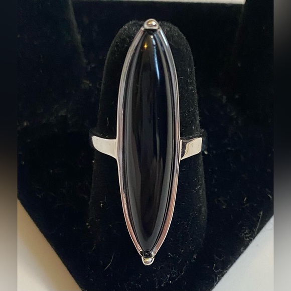 NEW Beyond Rings Genuine Onyx Elongated Silver Ring Size 7 - Picture 1 of 5